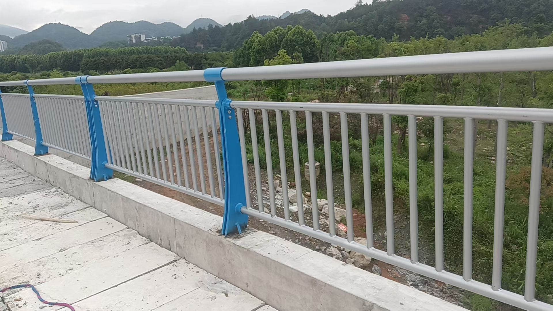 铜仁市不锈钢栏杆桥梁防撞护栏 - 排名